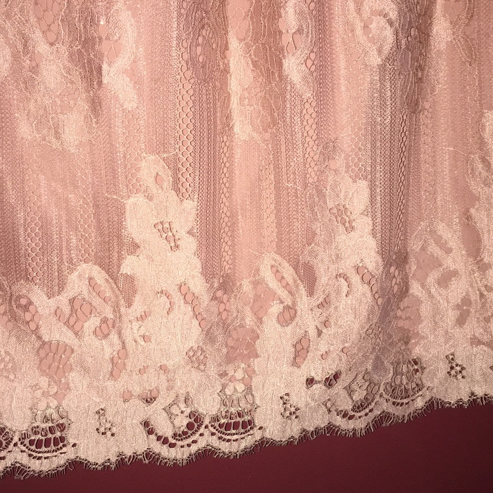Lace  w lining Midi Dress  High lace collar with button closure in the back